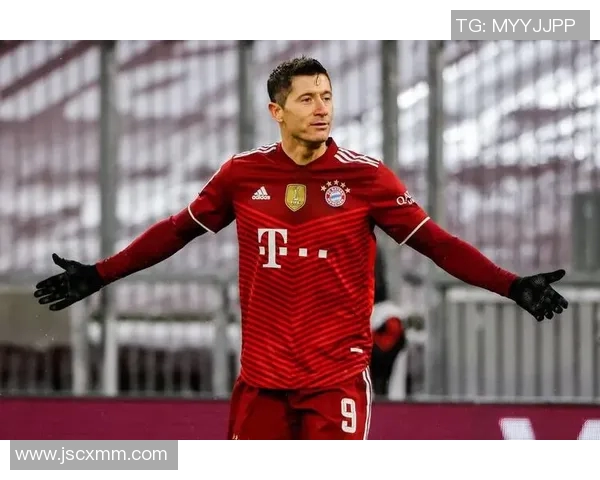 C罗与莱万多夫斯基谁才是当今足坛最佳前锋之争 C罗与莱万多夫斯基谁才是当今足坛最佳前锋之争